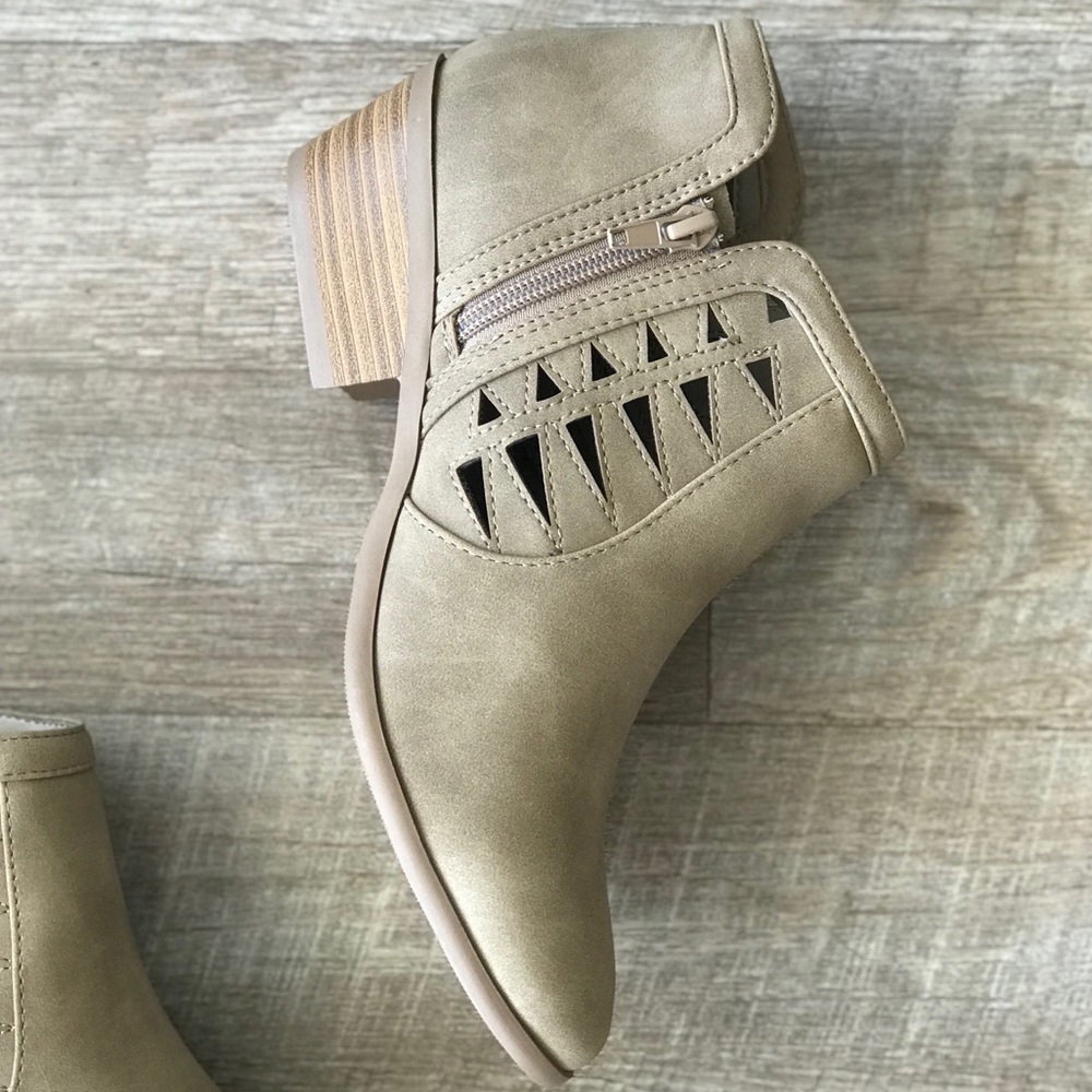 Soda Neutral Basic Comfortable Low Heel Bootie - Picture 8 of 8